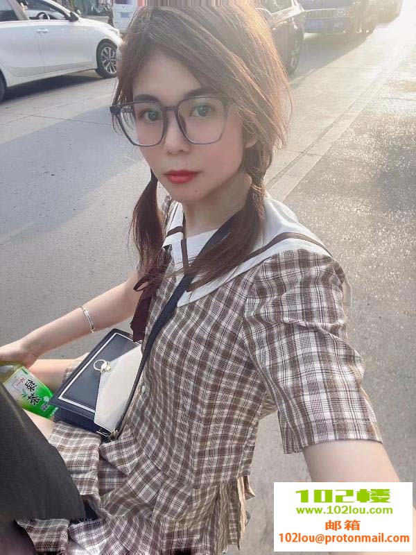 154354g4s49j74tu4an316.jpg